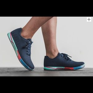 NoBULL NAVY LIGHTNING TRAINER (WOMEN'S) - 10.5